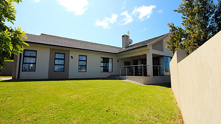 4 Bedroom Property for Sale in Monte Christo Western Cape